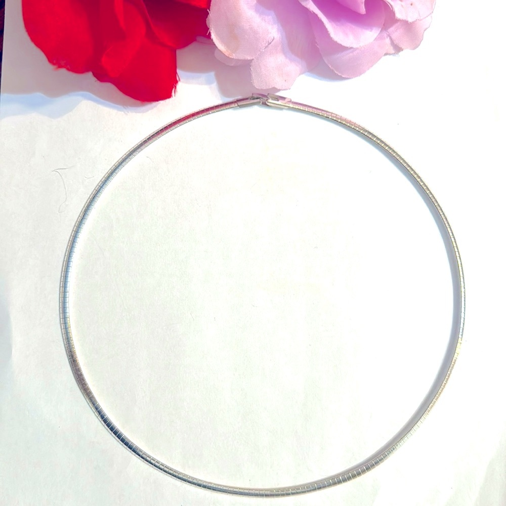 Round silver plated chain, men or women.